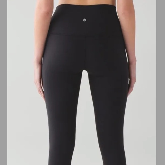 Lululemon Reversible wunder under leggings. - Picture 2 of 8